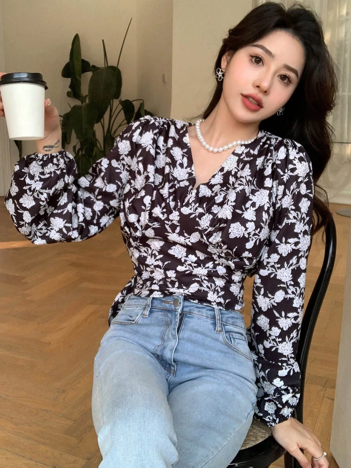 DAZY Floral Print Lantern Sleeve Crop Blouse