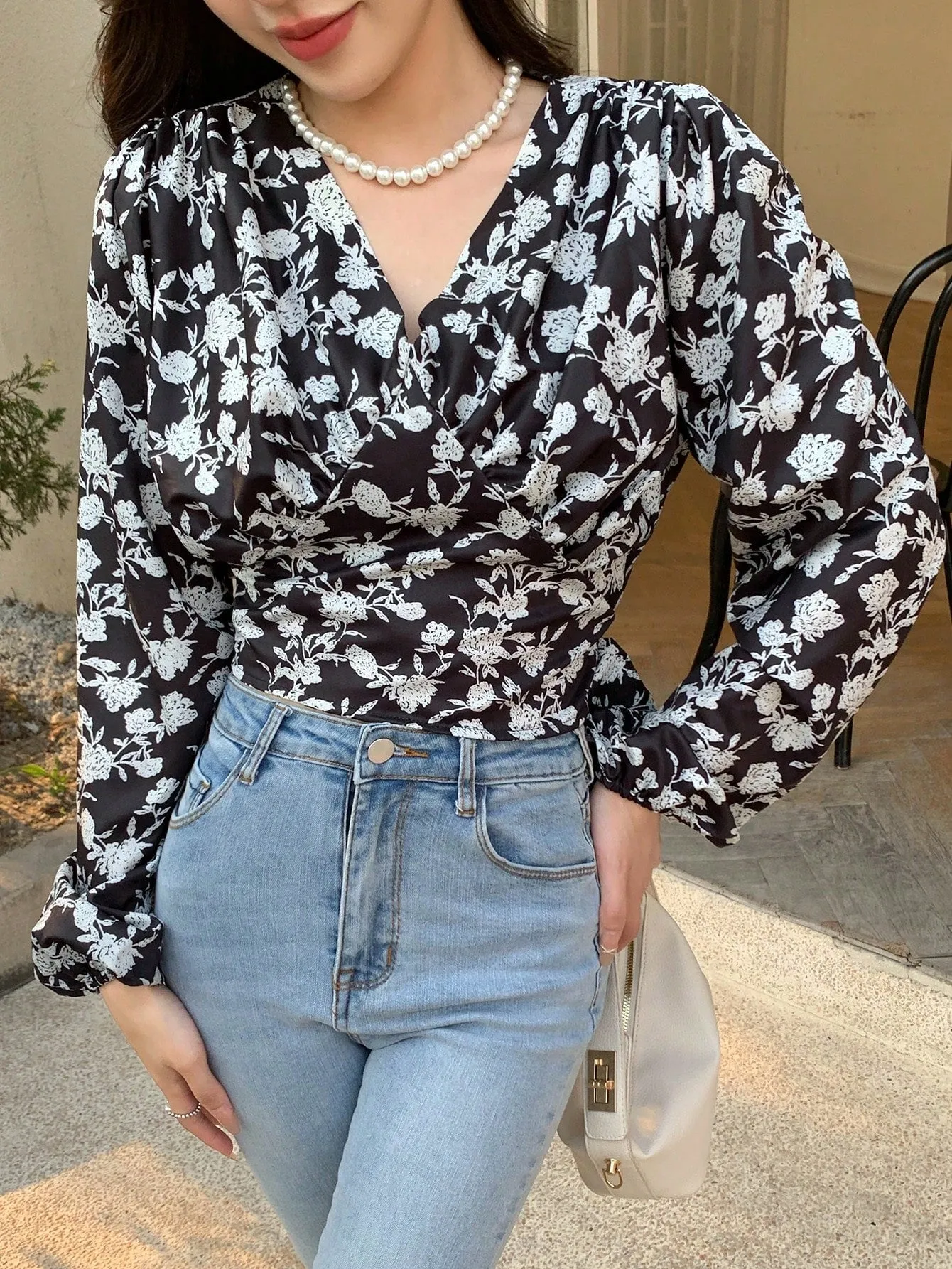 DAZY Floral Print Lantern Sleeve Crop Blouse
