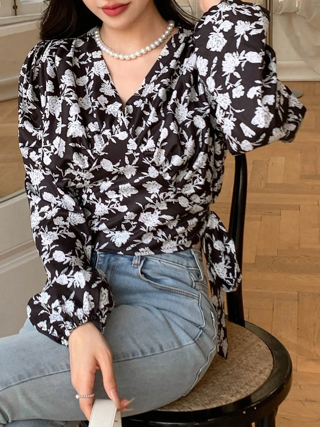 DAZY Floral Print Lantern Sleeve Crop Blouse
