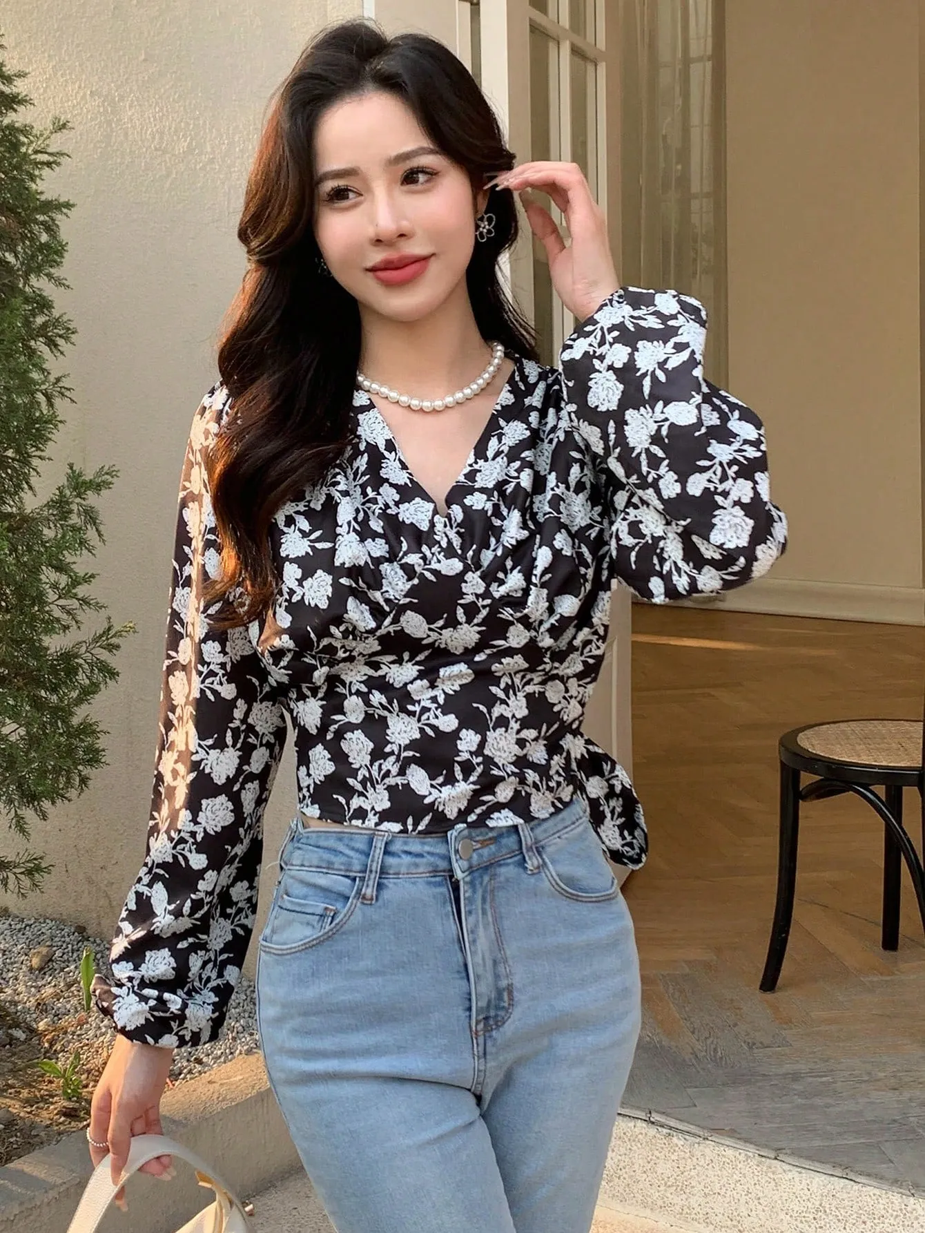 DAZY Floral Print Lantern Sleeve Crop Blouse