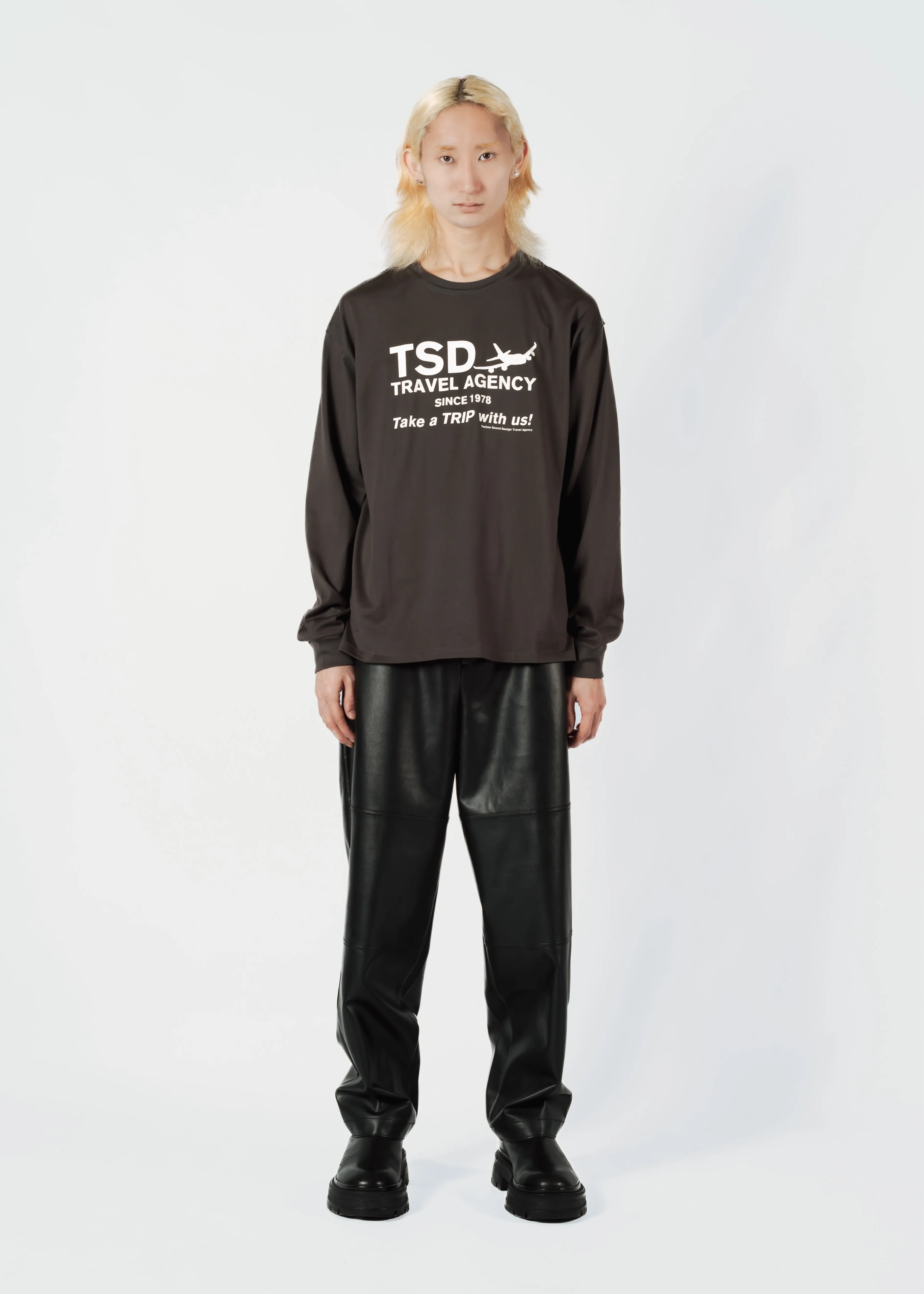 GRAPHIC LONG SLEEVE T-SHIRT "TSD"