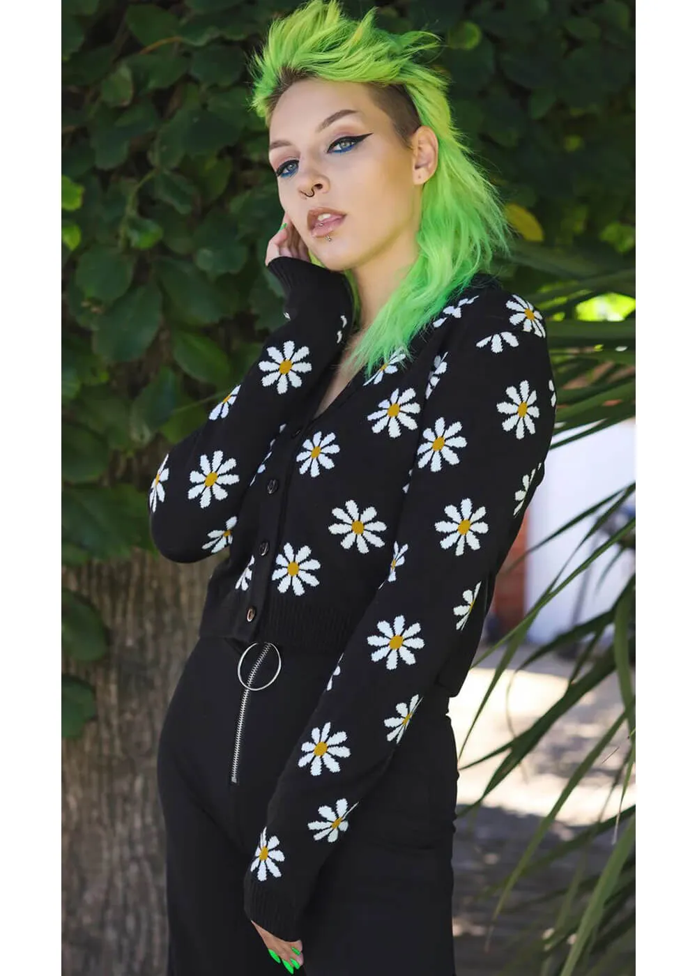 Run & Fly Daisy Cropped 70's Cardigan Black