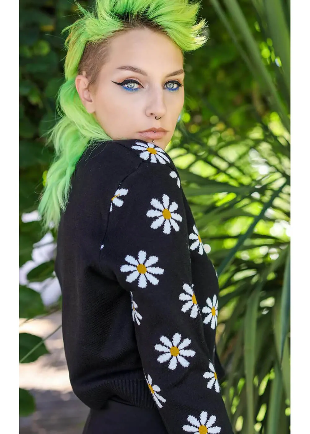 Run & Fly Daisy Cropped 70's Cardigan Black